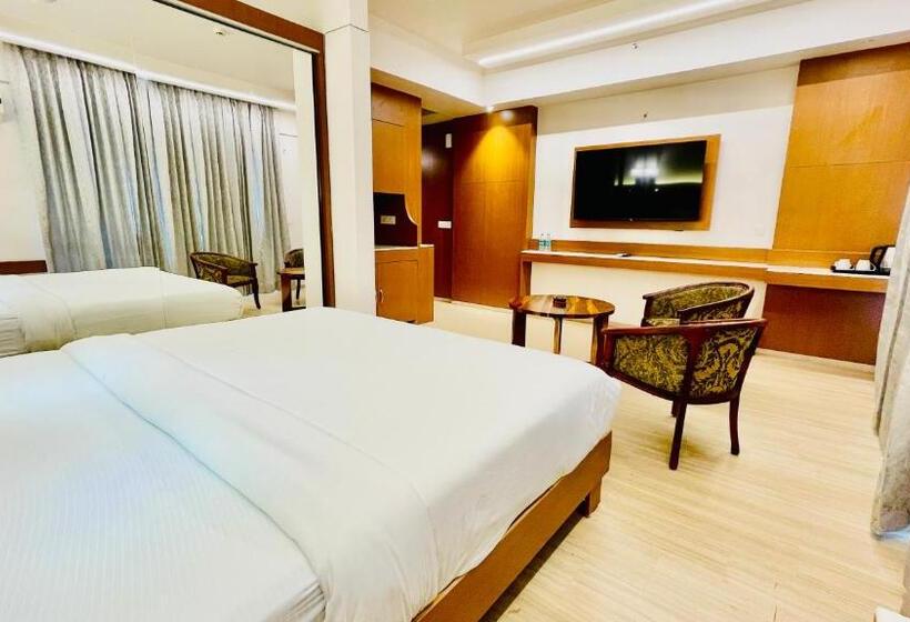 Neel Skye   Couple Friendly   Dlf My Pad, Gomtinagar , Lucknow