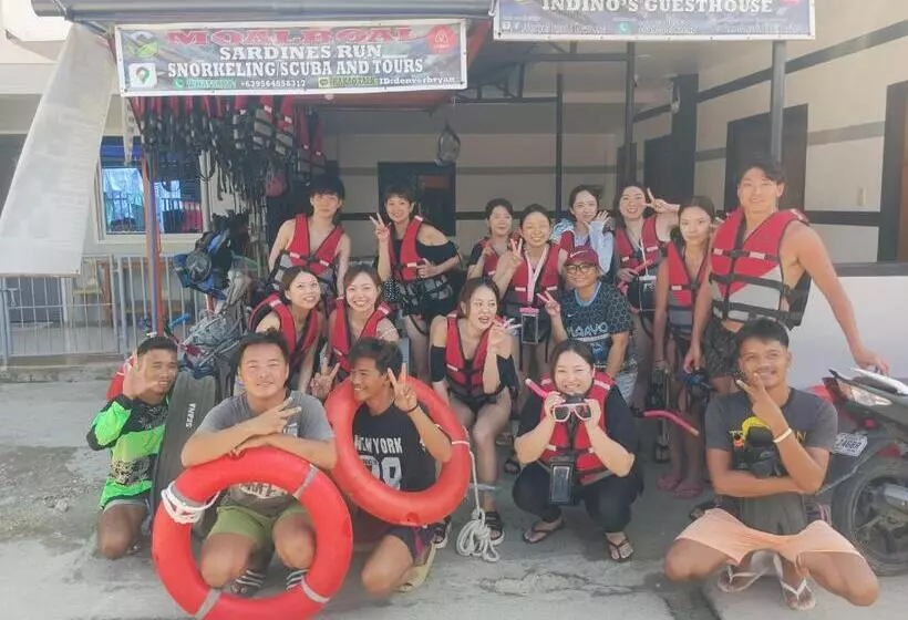 ペンション Moalboal Indino S Guesthouse Sardines Run And Sea Turtle 1 Minute Walking Distance