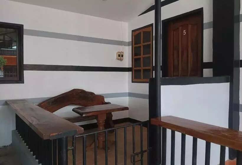 ペンション Moalboal Indino S Guesthouse Sardines Run And Sea Turtle 1 Minute Walking Distance