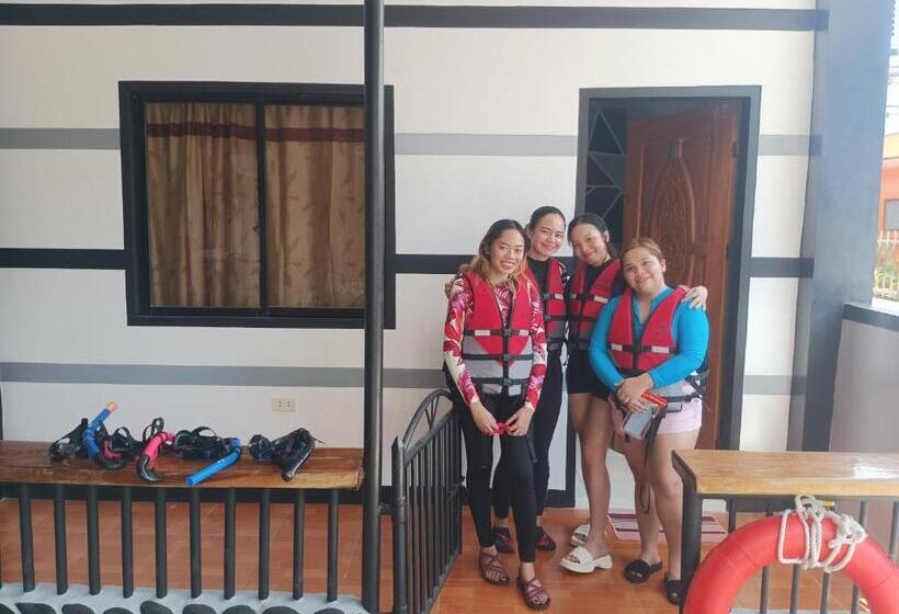 Pensão Moalboal Indino S Guesthouse Sardines Run And Sea Turtle 1 Minute Walking Distance