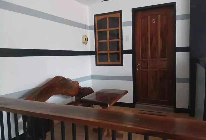 ペンション Moalboal Indino S Guesthouse Sardines Run And Sea Turtle 1 Minute Walking Distance