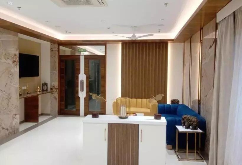 Pushpak Hotel & Convention