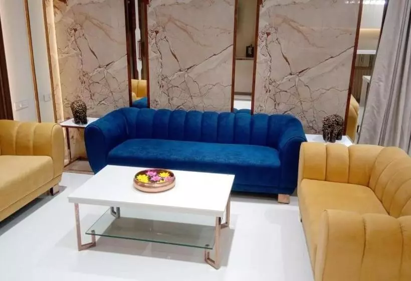 Pushpak Hotel & Convention