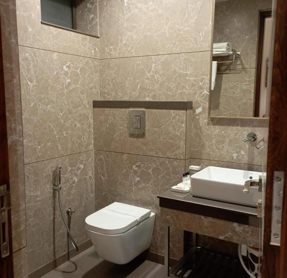 Pushpak Hotel & Convention