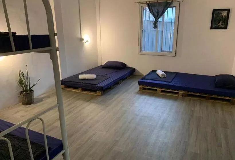 Retkeilymaja Villa Martial Arts Gym & Guesthouse