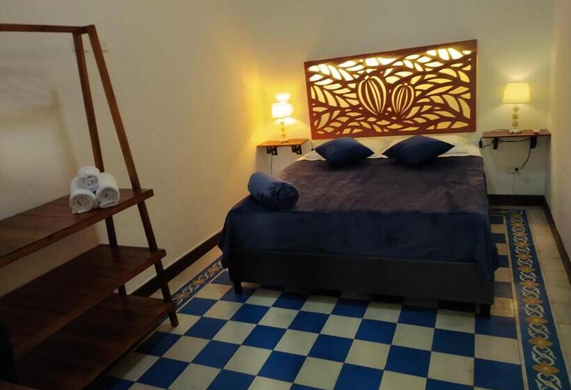 تختخواب و صبحانه Casa Carambolo