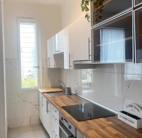 تختخواب و صبحانه Enjoy Pisa