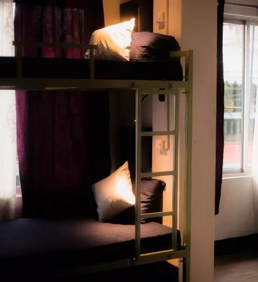 ベッドアンドブレックファースト Nerdvana Bunks Beds & Bites