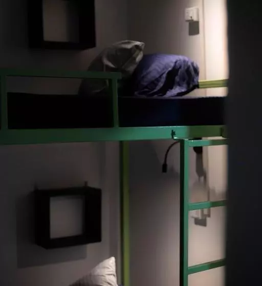 ベッドアンドブレックファースト Nerdvana Bunks Beds & Bites