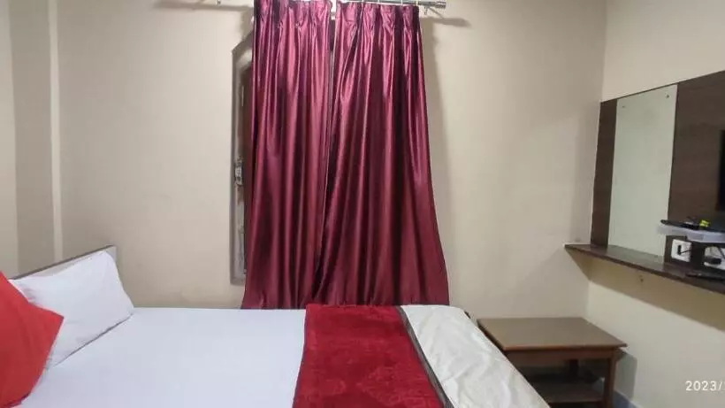Hotelli Ashirbad Deluxe
