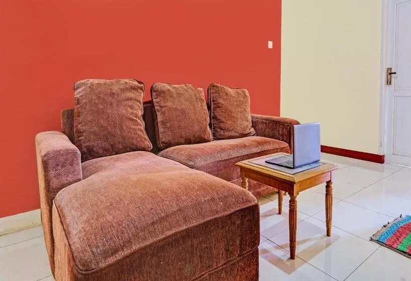 Hotelli Oyo Life 92546 Kost Merah Bojongsoang Syariah