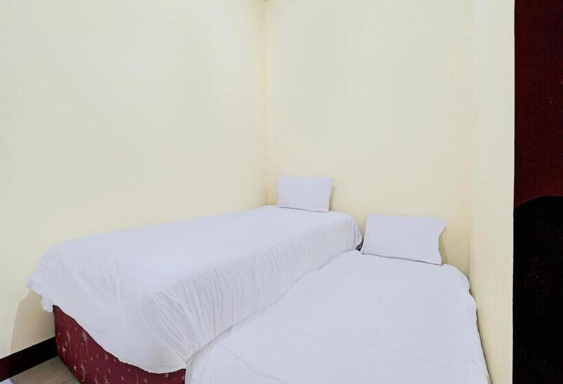 Hotel Oyo Life 92546 Kost Merah Bojongsoang Syariah