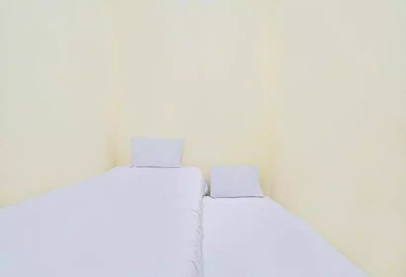 Hotelli Oyo Life 92546 Kost Merah Bojongsoang Syariah