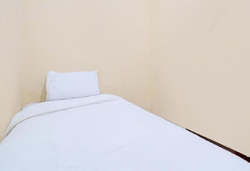 Hotel Oyo Life 92546 Kost Merah Bojongsoang Syariah