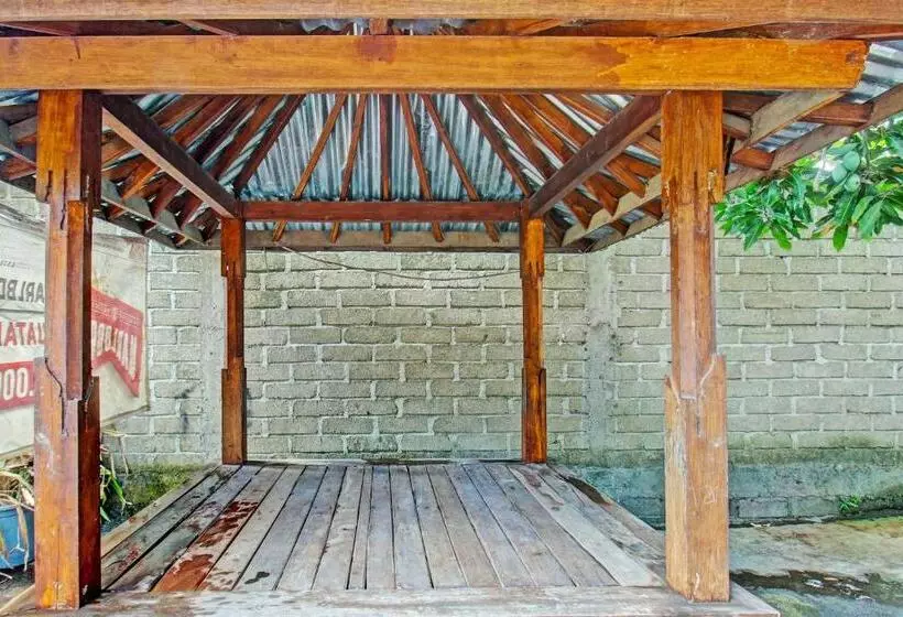 ホテル Oyo Life 93058 Kos Subur