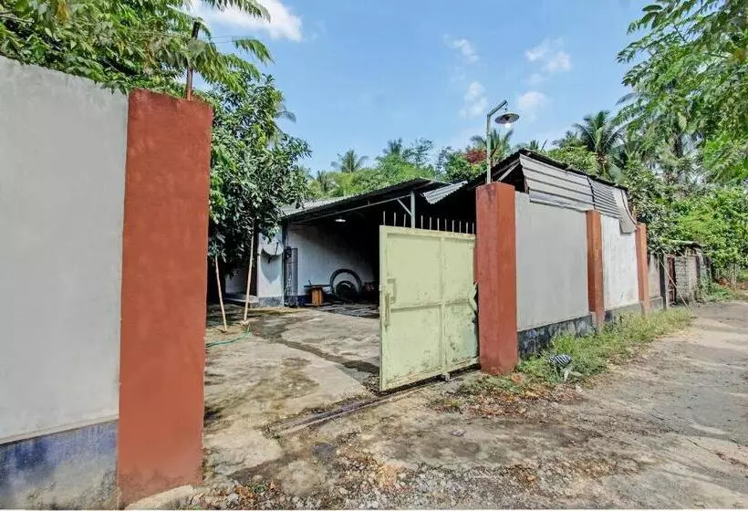 ホテル Oyo Life 93058 Kos Subur