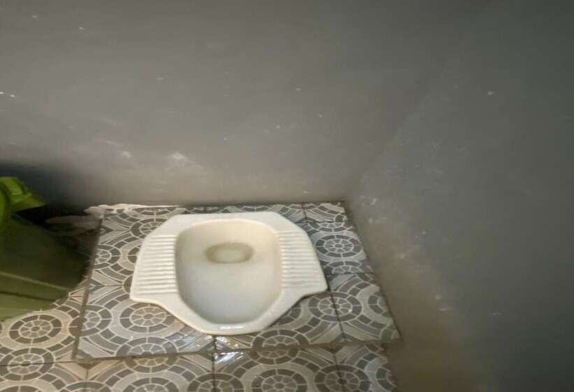 בית מלון כפרי Oyo Life Kos Bu Luh Mangku