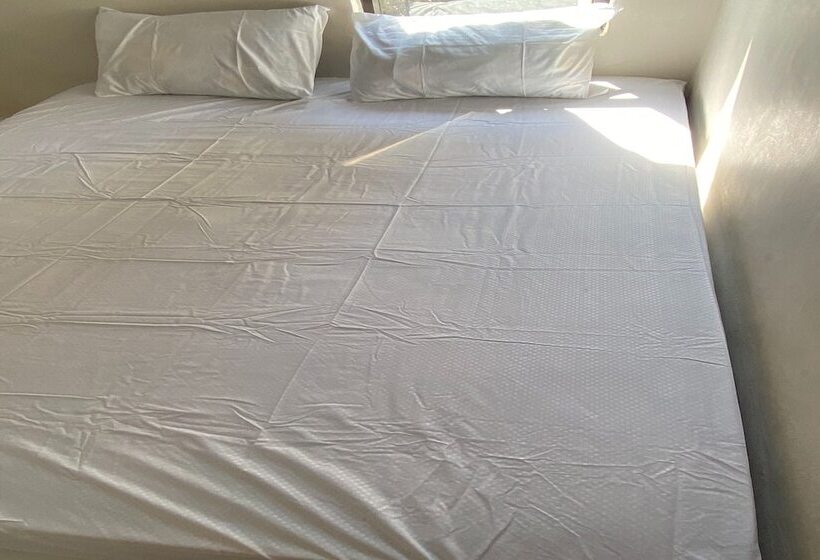 בית מלון כפרי Oyo Life Kos Bu Luh Mangku