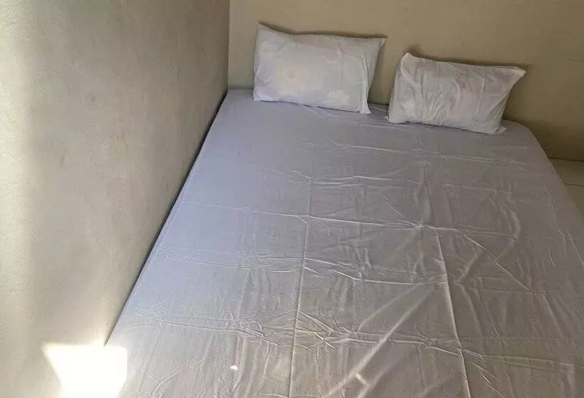 ホテル Oyo Life Kos Bu Luh Mangku