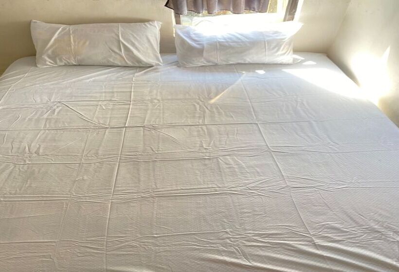 בית מלון כפרי Oyo Life Kos Bu Luh Mangku