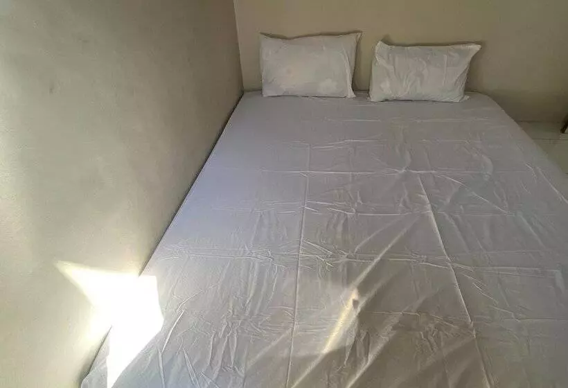 ホテル Oyo Life Kos Bu Luh Mangku