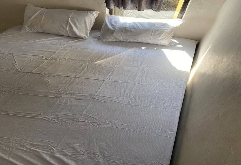 בית מלון כפרי Oyo Life Kos Bu Luh Mangku