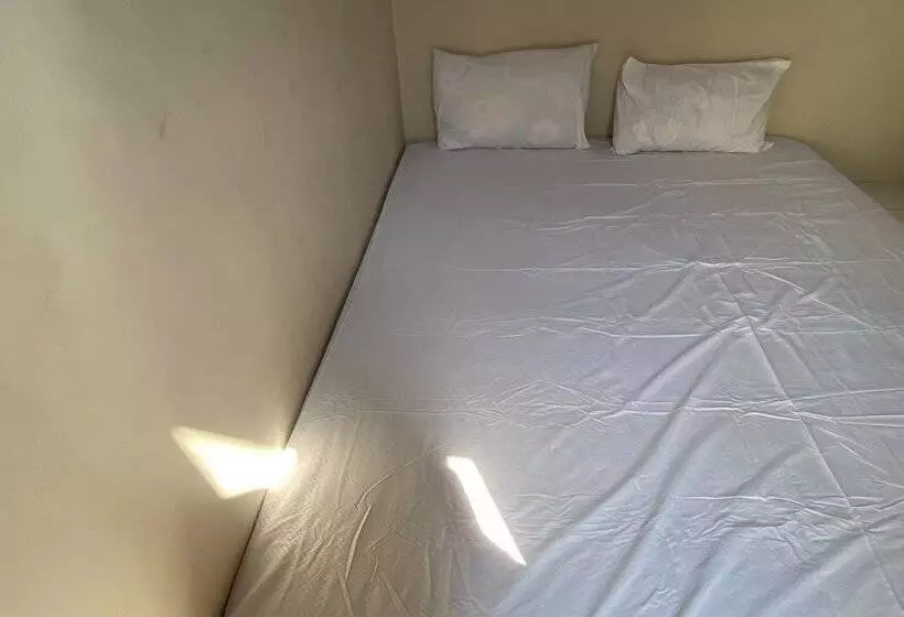 ホテル Oyo Life Kos Bu Luh Mangku