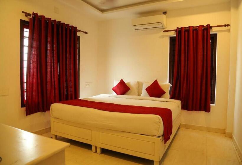 Hotelli Ritzy Village Residency