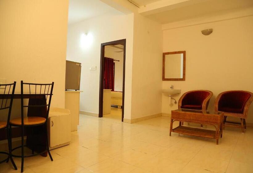 Hotelli Ritzy Village Residency