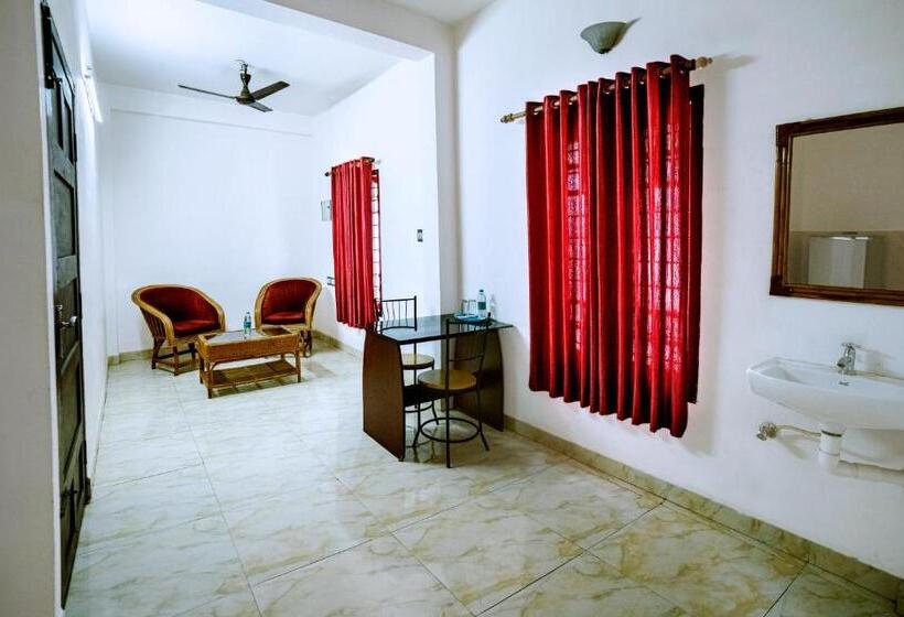 Hotelli Ritzy Village Residency