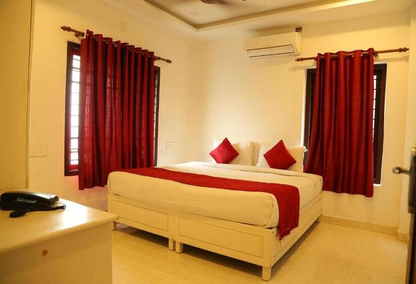 Hotelli Ritzy Village Residency