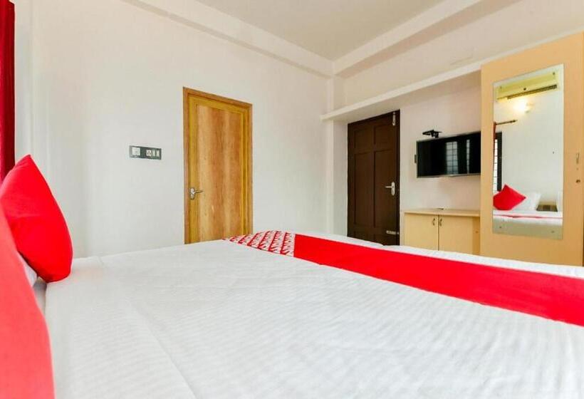 Hotelli Ritzy Village Residency