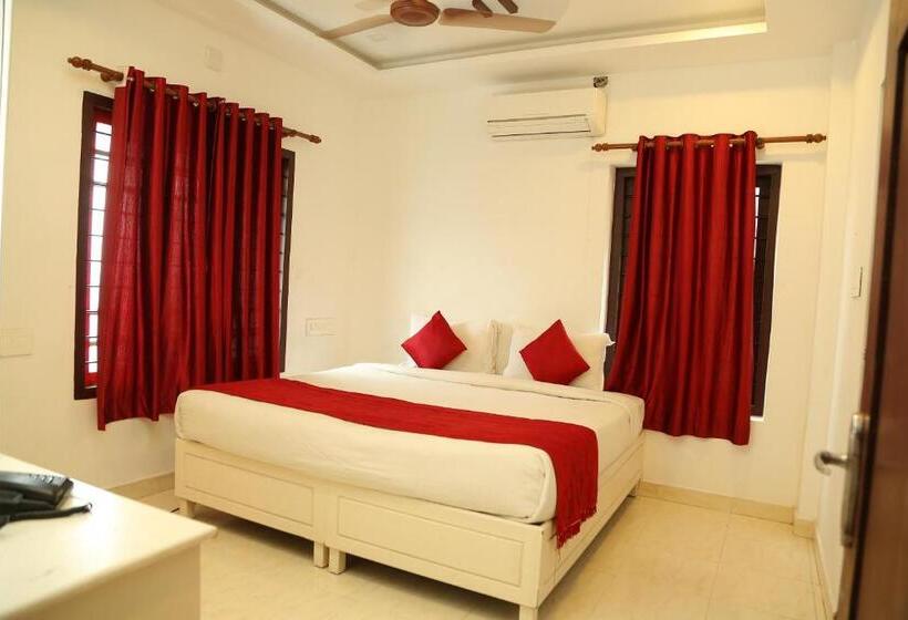 Hotelli Ritzy Village Residency