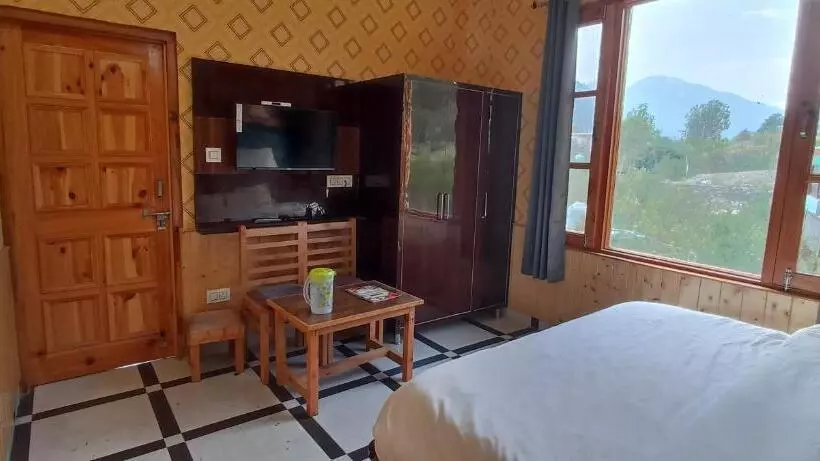 ペンション Trans River Guest House And Restaurant