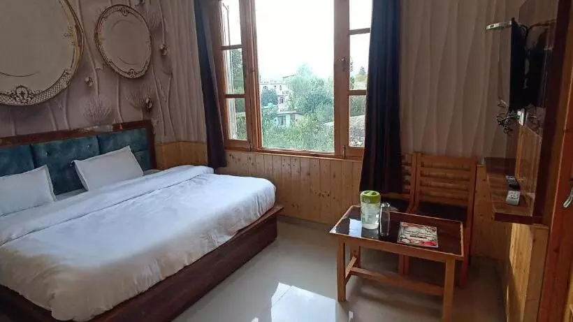 ペンション Trans River Guest House And Restaurant