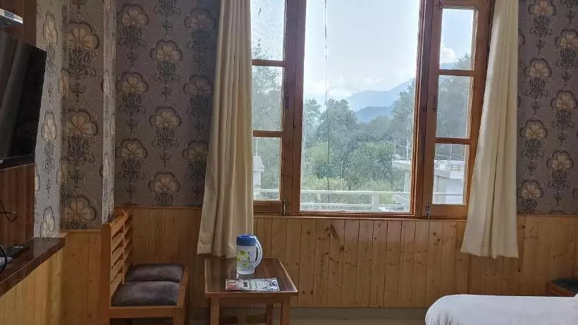 ペンション Trans River Guest House And Restaurant