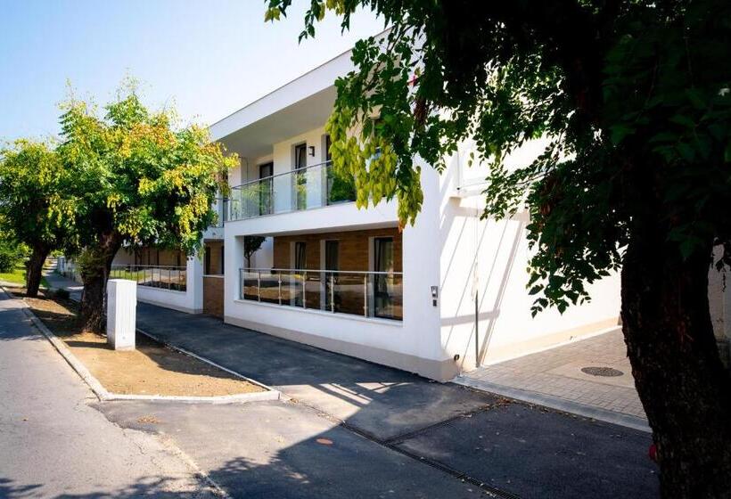 Bed and Breakfast Elixír Panzió