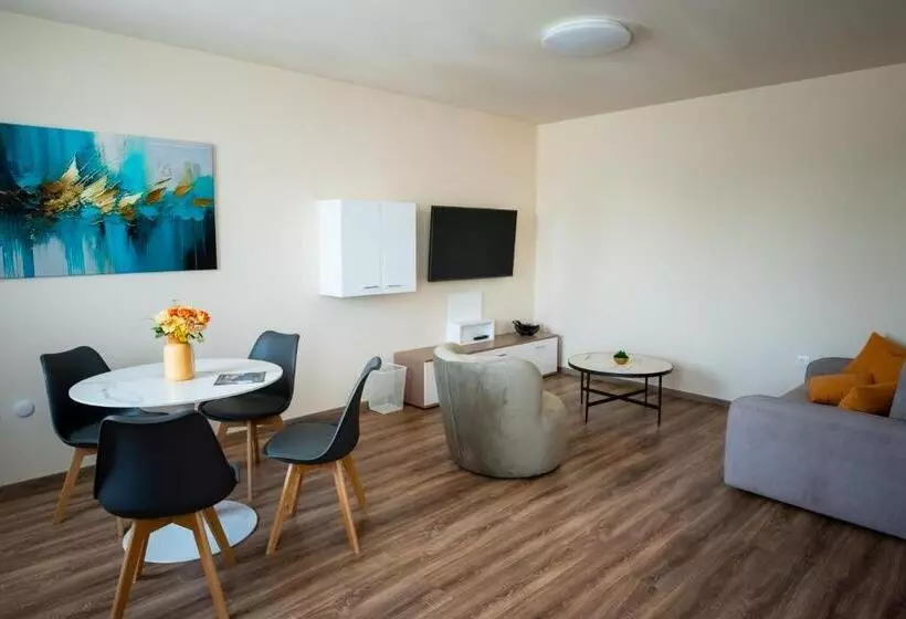 Aamiaismajoitus (B&B) Elixír Panzió