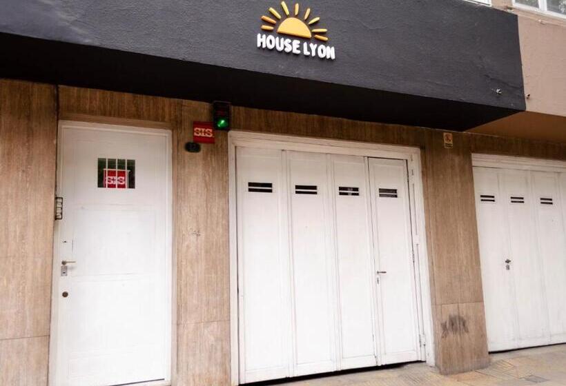 Bed & Breakfast Houselyon