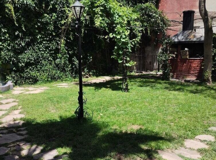 Bed & Breakfast Houselyon