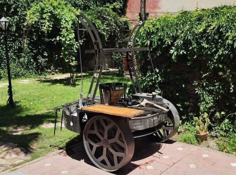 Bed & Breakfast Houselyon