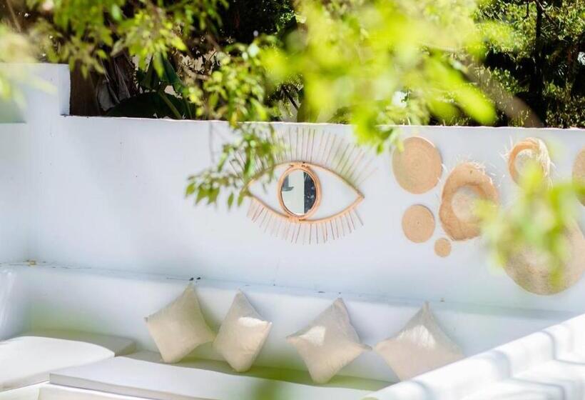 בית מלון כפרי Pompon