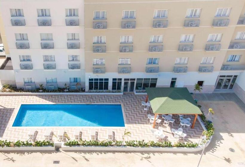 هتل Wyndham Garden El Morro Montecristi