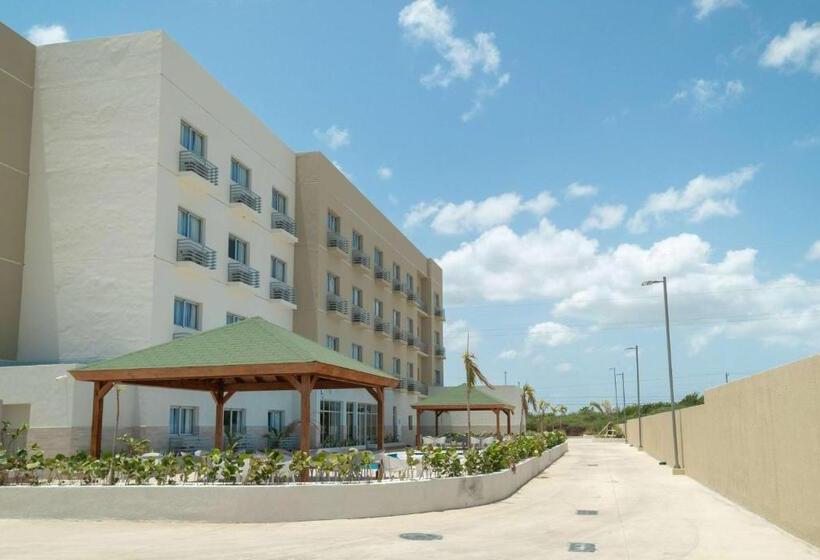 هتل Wyndham Garden El Morro Montecristi