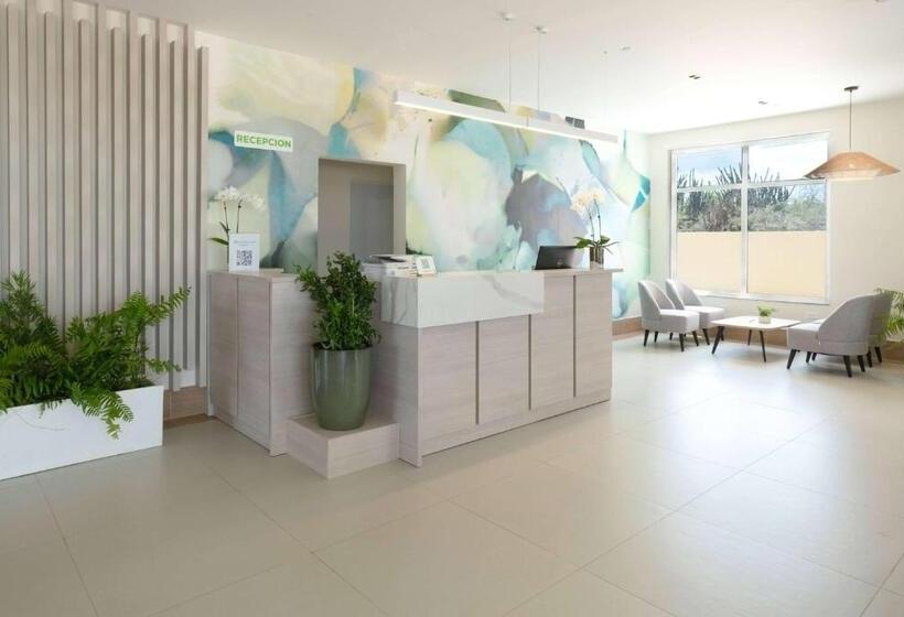 هتل Wyndham Garden El Morro Montecristi