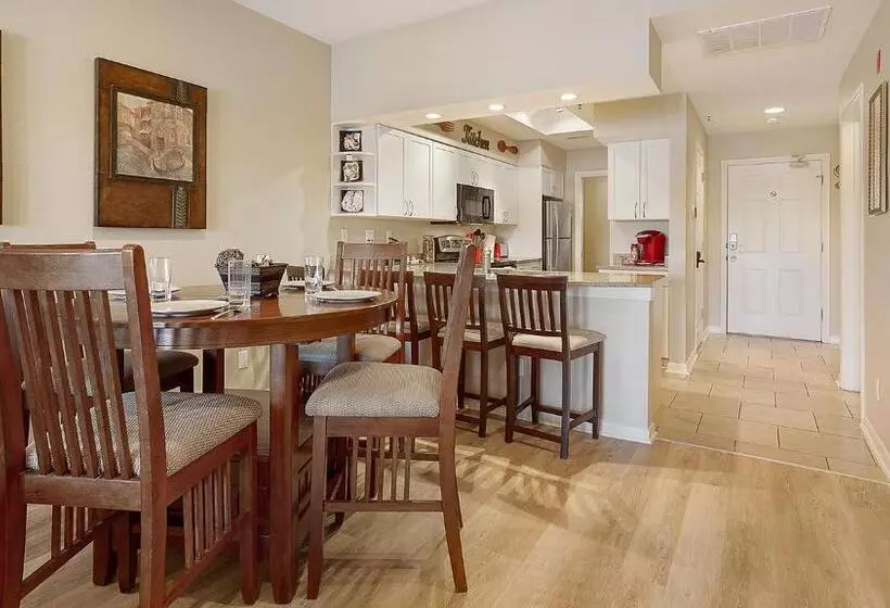 Lake Travis Stunning Waterfront, Sunset & Pool Views, Pet Friendly, Boat Ramp, Lago Vista, Texas