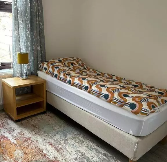 Majatalo Easy Room In London