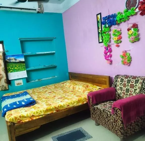 ペンション Jharana Guest House