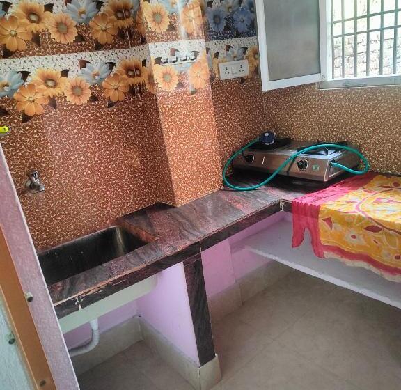 پانسیون Jharana Guest House