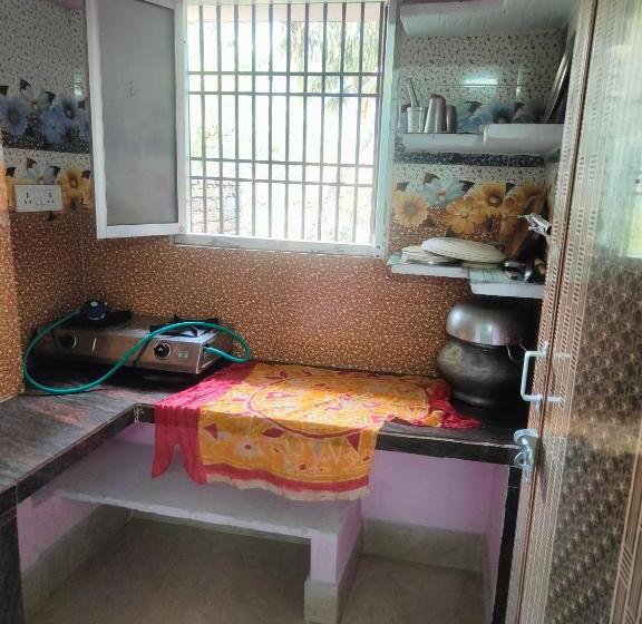 پانسیون Jharana Guest House